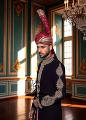 Banarasi Jamawar Wedding Turban for groom Oldham England UK Bespoke Aitchison Kulla For Men
Bright maroon