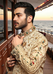 Light Beige takes center stage in this Sherwani suit, full of light, freshness, and elegance.
Designed for grooms who want a Luxury, bright, and stylish look.