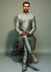 Sage Green Sherwani suit! A trend that combines style and originality.
The Sage Green Sherwani suit is a strong trend in men's fashion, bringing a sophisticated, modern look full of personality.