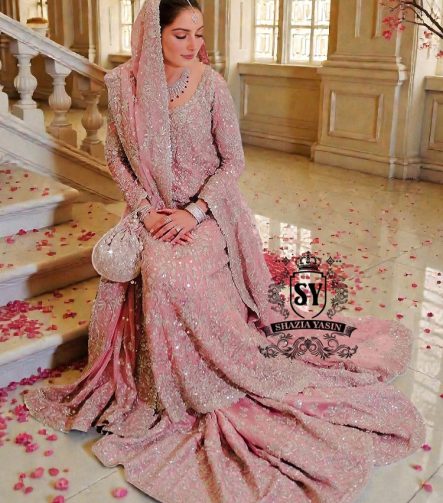 Embrace a rich history with our traditional jamawar Farshi Lehenga which is paired with luxuriant silk chiffon A-line long shirt and Dupatta.