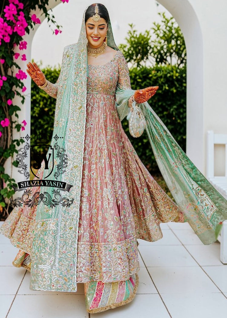 BridalDress222A Make your dreams of a perfect wedding come true with our new collection of French lame wedding dresses! Each bridal gown is a masterpiece that combines classic elegance and modern Chatta Patti Lehenga design, creating an unforgettable impression.