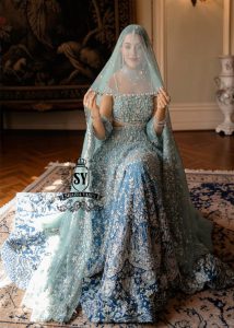 Feel like a queen in this spectacular wedding dress! Every detail, from the shimmering sequins to the delicate embellishments on the Lehenga Choli, is designed for an unforgettable entrance.