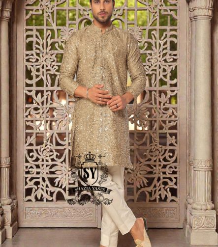 Unmistakable from every angle. A Kurta designed to leave an unforgettable impression.
The allure of details, the quality of materials, and the unmistakable style of Eid Special.
