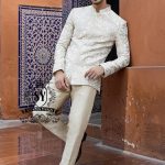 Impress everyone on your big day with a unique Dutch White Prince Coat. The perfect choice for the groom who values ​​elegance and originality. Dutch White is a new classic that will highlight your unique style.