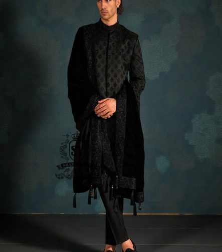 This edgy Sherwani masterpiece from Shazia Yasin is just right for the modern groom, Who wants to make a statement. A Sherwani design that blends classic softness with royal presence.